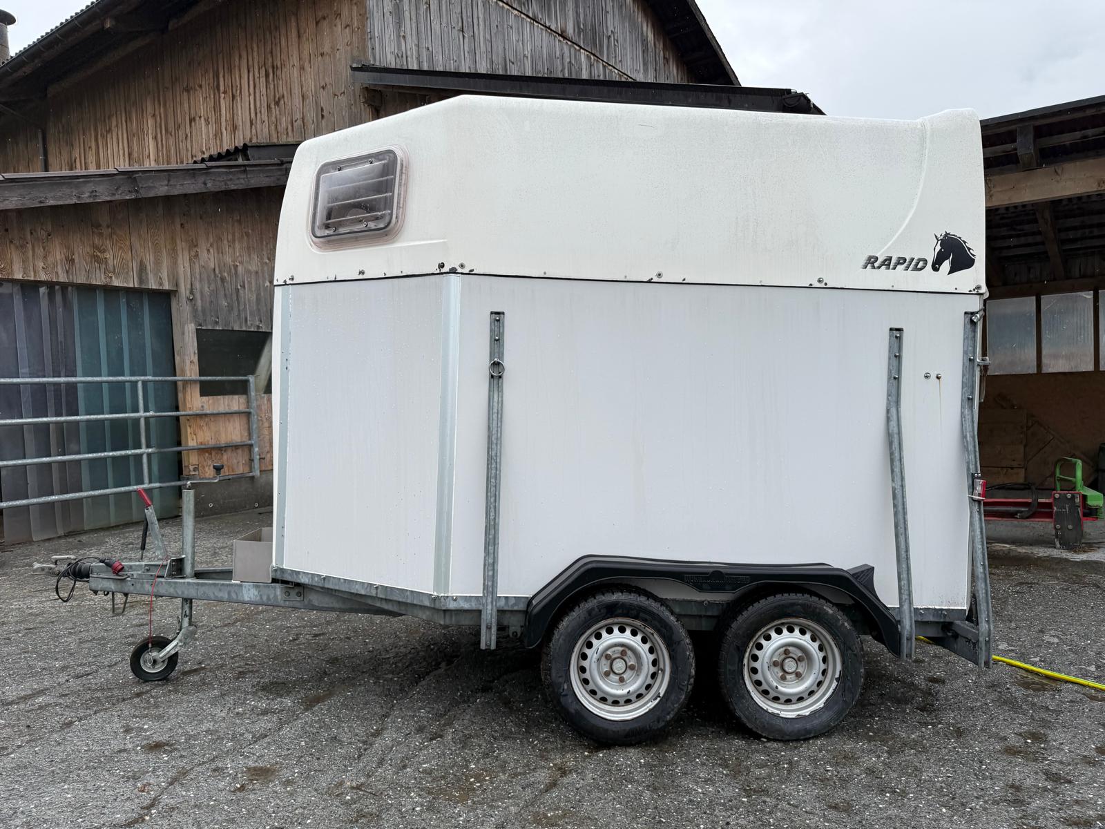 Pferdeanhänger